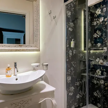 Dimora Bellini - Residenza D'epoca B&B 4*