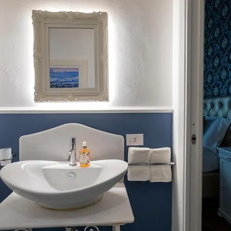 Dimora Bellini - Residenza D'epoca 4*