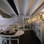 Dimora Bellini - Residenza D'epoca 4*